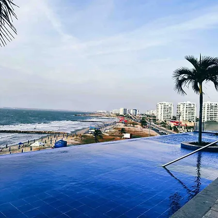 Dreams Luxury Oceanfront Wpool 2